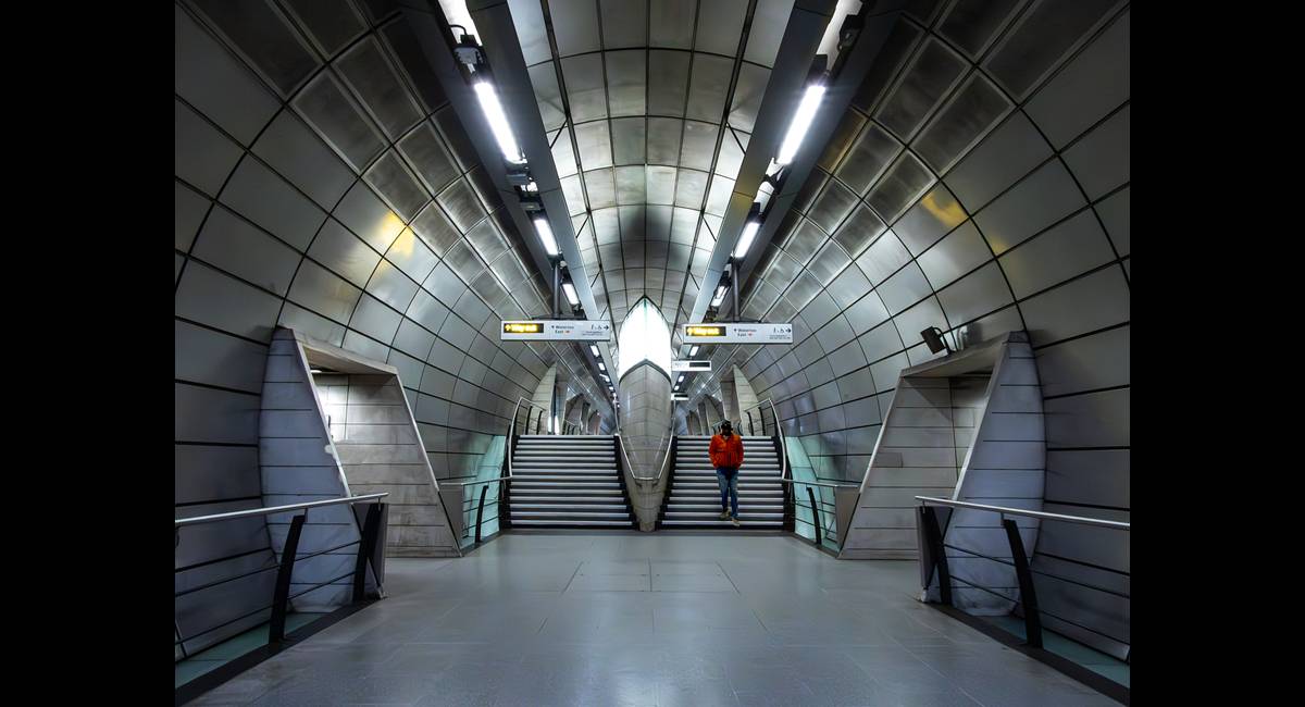 Freda Taylor_Southwark Tube (Copy)